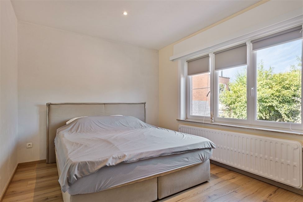 VENDUE! Maison bel étage 3 chambres, jardin