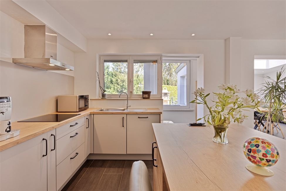 VENDUE! Maison bel étage 3 chambres, jardin