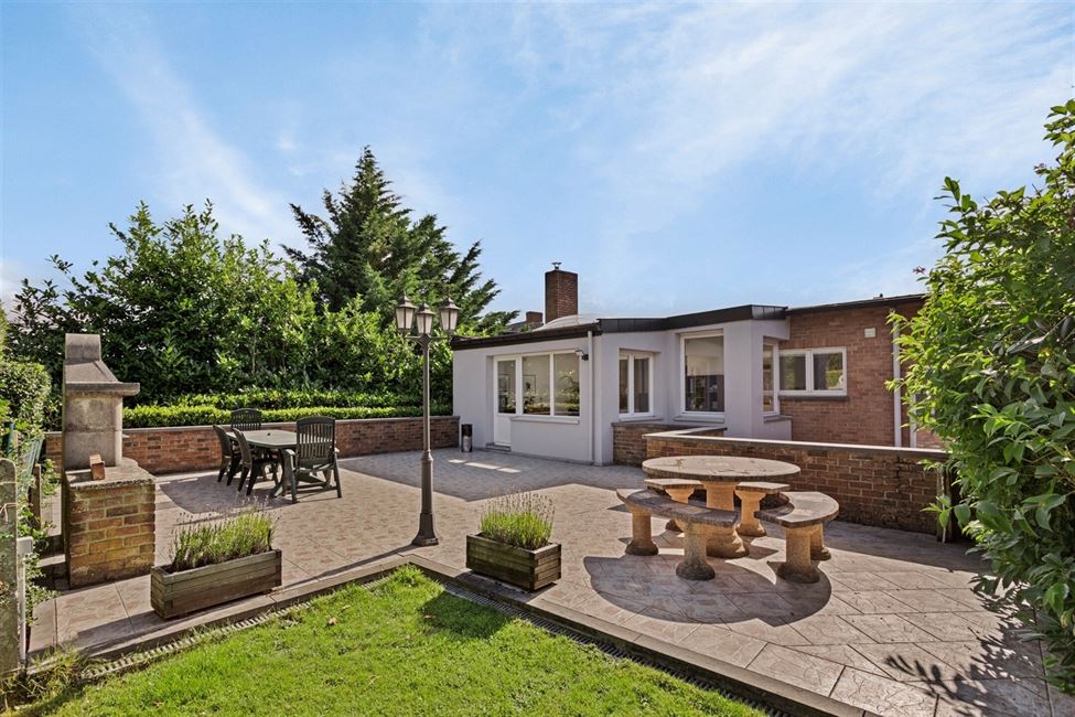 VENDUE! Maison bel étage 3 chambres, jardin