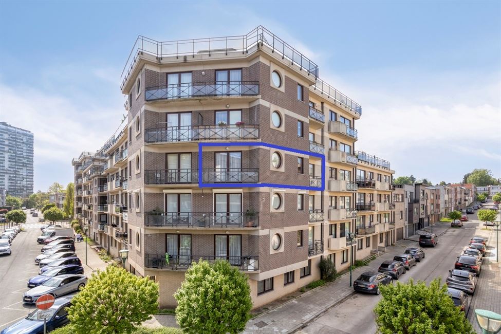 VENDU ! Bel appart 1CH en parfait état - terrasses + pkg