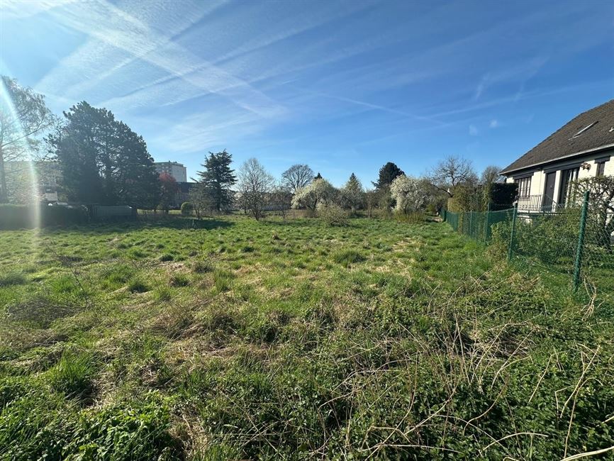 Magnif. terrain plein sud qui attend votre villa !