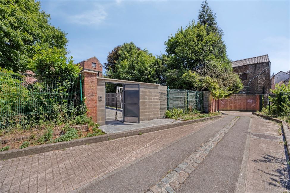 Magnif.triplex 3 ch avec terr et cour de 2019-2020.