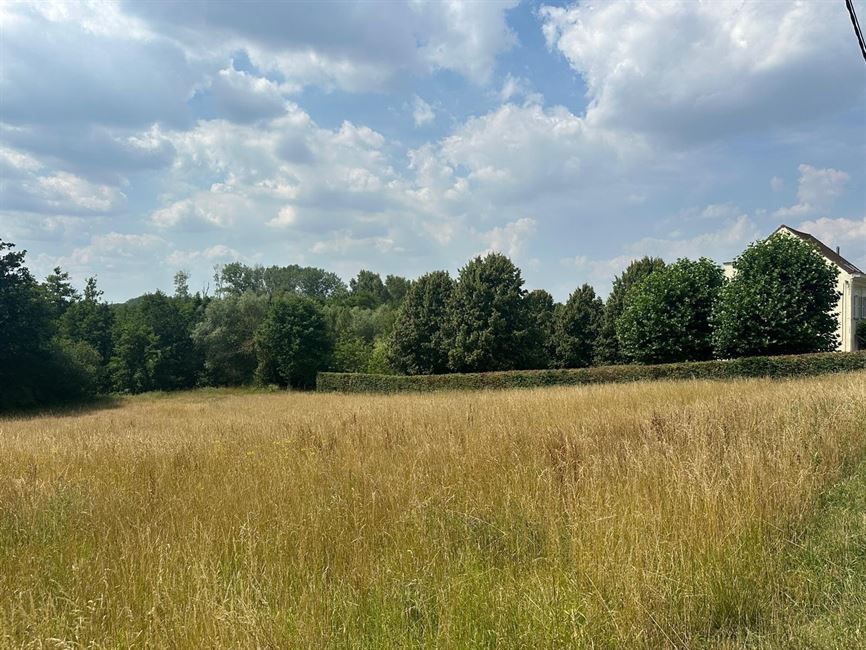 Belle parcelle OUEST proche de tout !