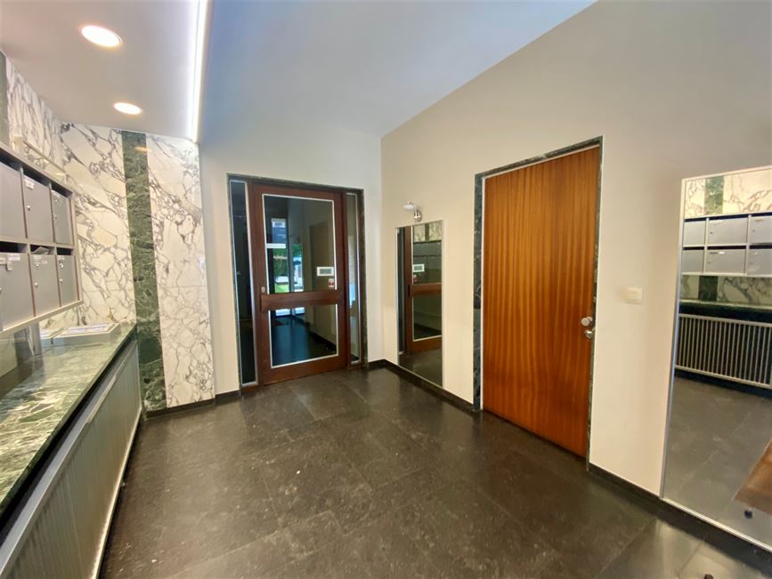 SOUS OPTION :BOONDAEL: RDC 1CH + bur - ancienne conciergerie