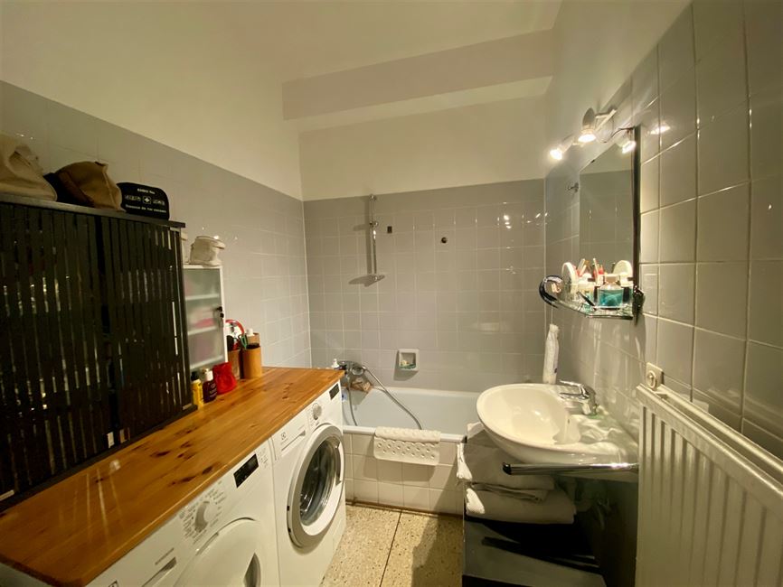 SOUS OPTION :BOONDAEL: RDC 1CH + bur - ancienne conciergerie