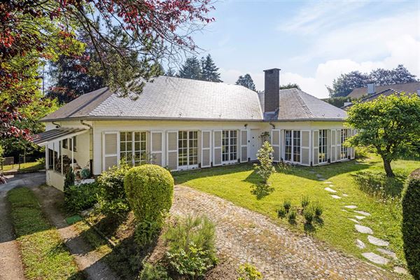 Villa de charme 4-5 Ch+prof.libérale poss, magnif.jardin !