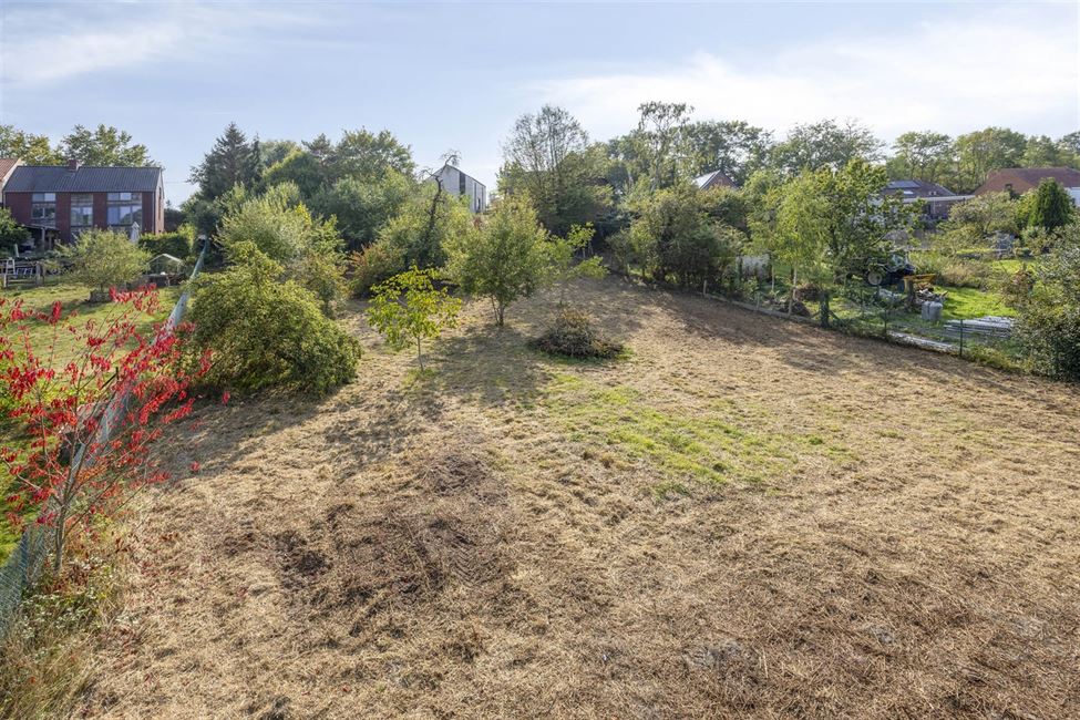 Terrain pour villa ou 2 maisons 3 façades (moyennant obtention permis d'urbanisme)