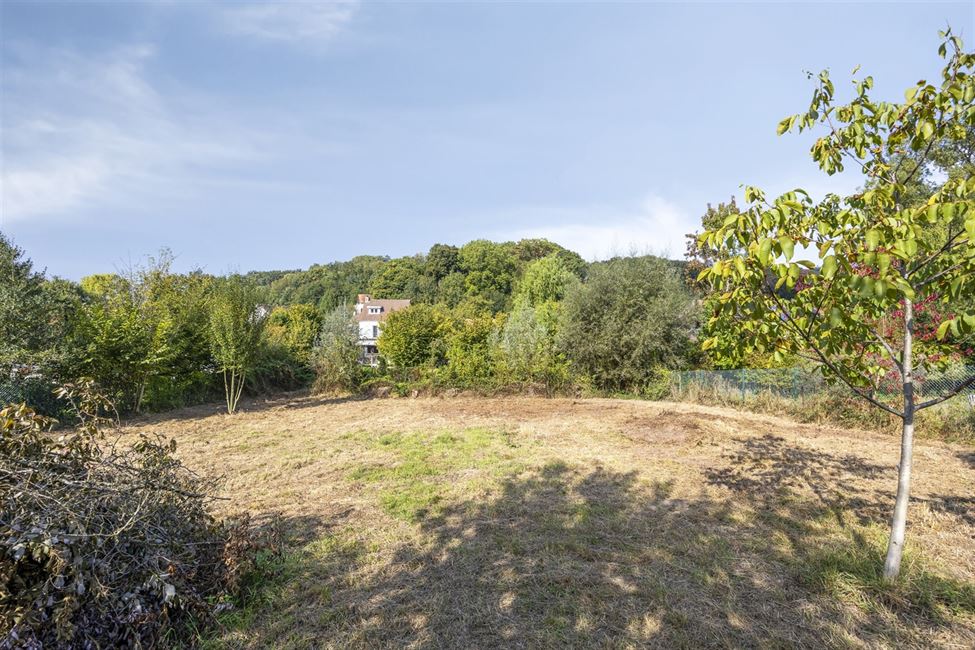 Terrain pour villa ou 2 maisons 3 façades (moyennant obtention permis d'urbanisme)