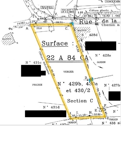 Terrain pour villa ou 2 maisons 3 façades (moyennant obtention permis d'urbanisme)