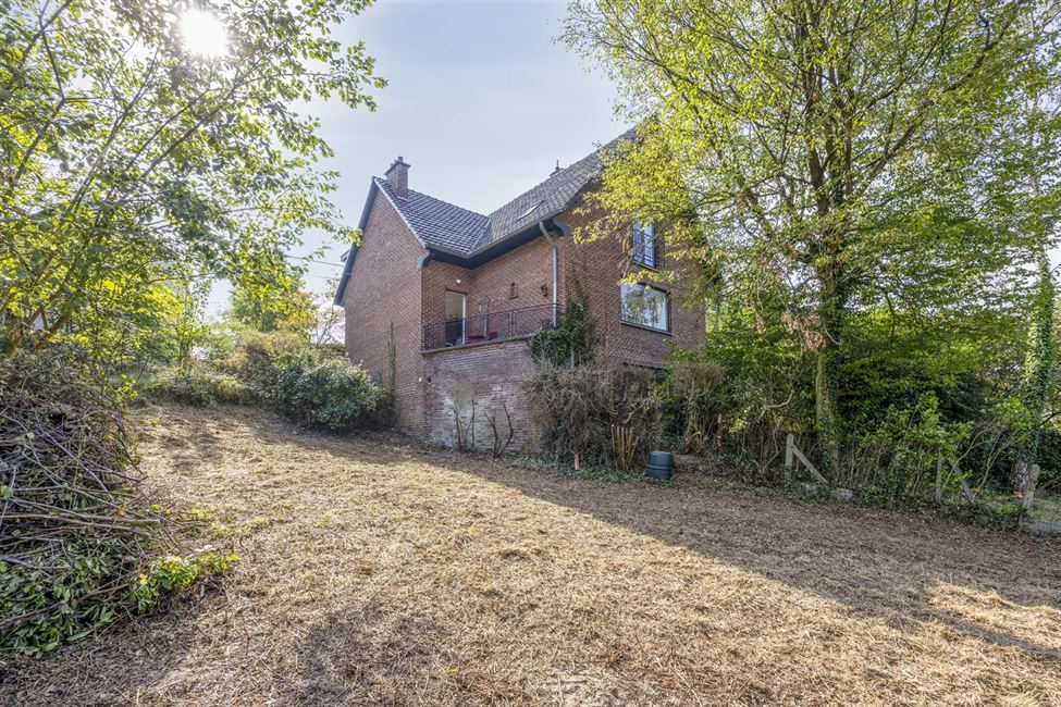 villa 4 CH avec jardin et garage + gd terrain à bâtir 
