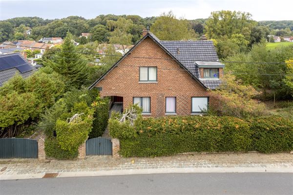 villa 4 CH avec jardin et garage + gd terrain à bâtir 
