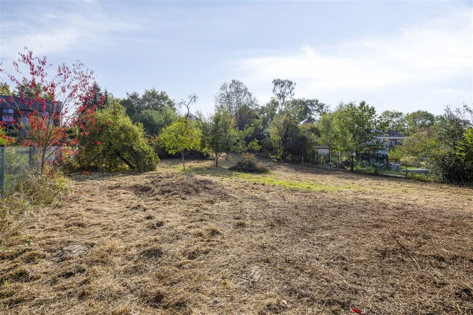 Terrain pour villa ou 2 maisons 3 façades (moyennant obtention permis d'urbanisme)