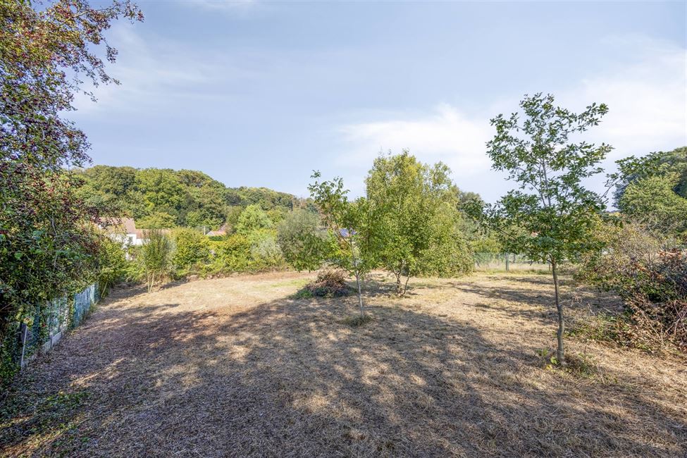 Terrain pour villa ou 2 maisons 3 façades (moyennant obtention permis d'urbanisme)