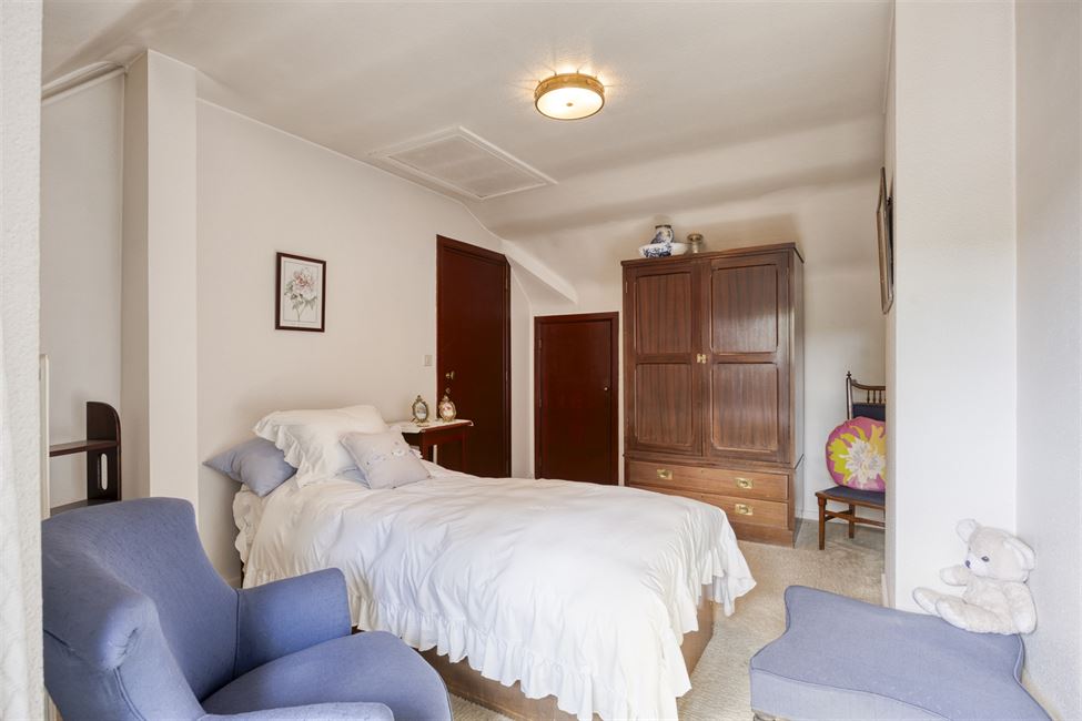 villa 4 CH avec jardin et garage + gd terrain à bâtir 