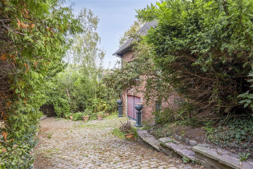 villa 4 CH avec jardin et garage + gd terrain à bâtir 