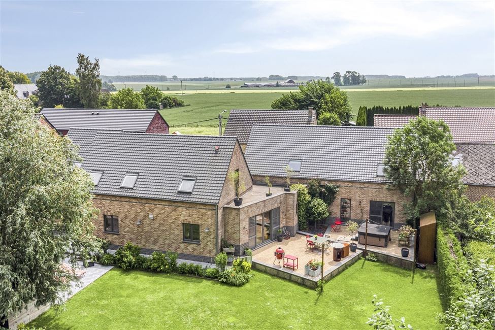 Exceptionnelle propriété, 2 logements, 7 chambres !