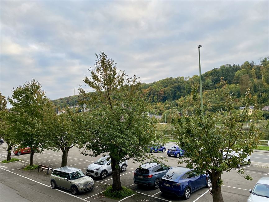 Magnifique appart traversant 2CH, terr. vue Meuse PEB B!