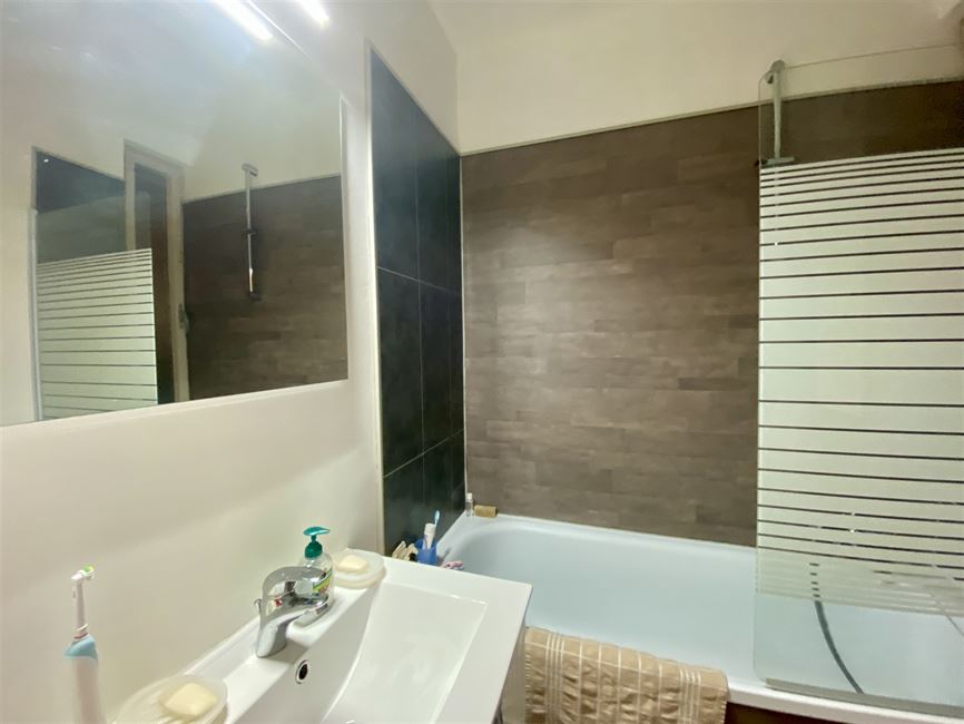 Magnifique appart traversant 2CH, terr. vue Meuse PEB B!