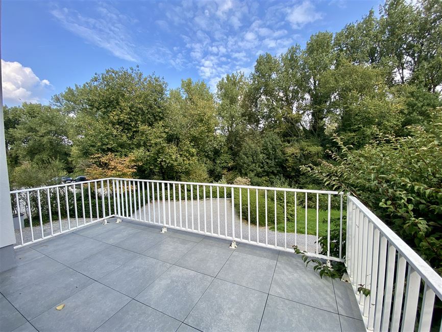 Bel appart 2CH avec terr, garage et jardin commun