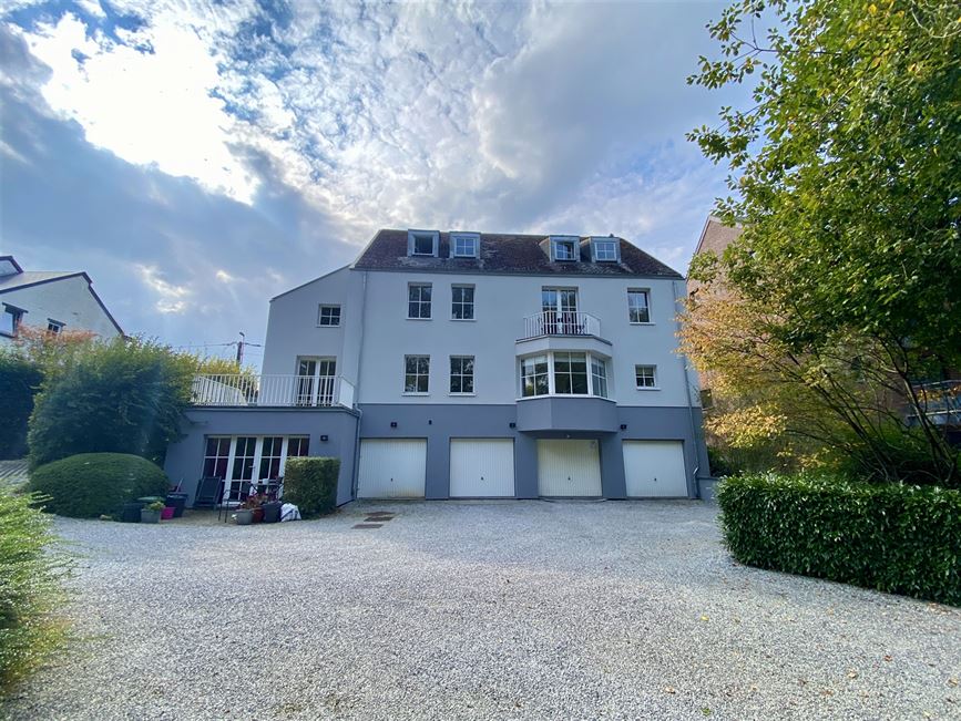Bel appart 2CH avec terr, garage et jardin commun
