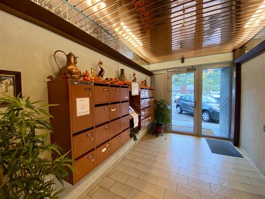 Magnifique appart traversant 2CH, terr. vue Meuse PEB B!