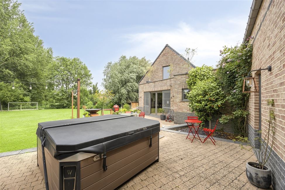 Exceptionnelle propriété, 2 logements, 7 chambres !