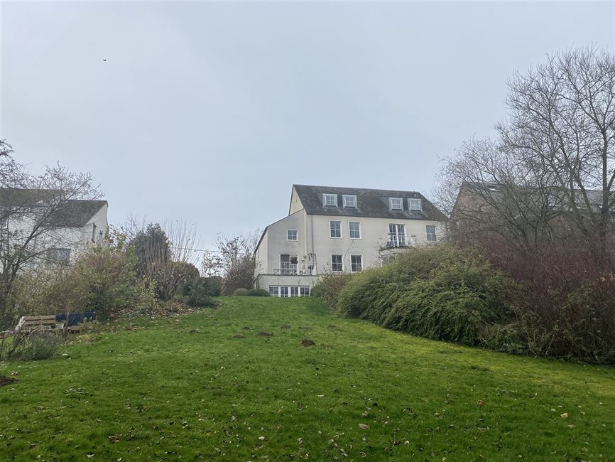 Bel appart 2CH avec terr, garage et jardin commun