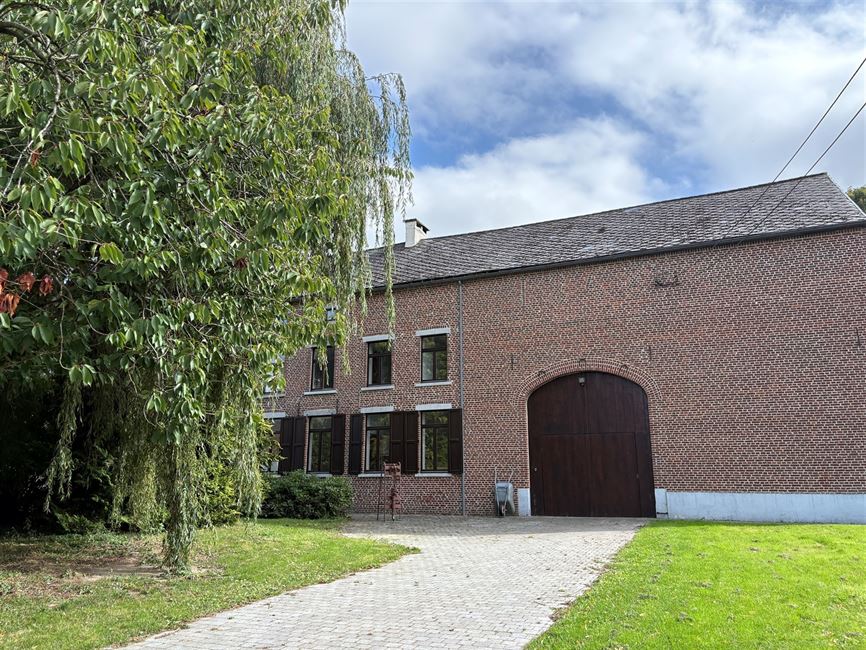 Vaste maison villageoise, idéale famille & co-location !