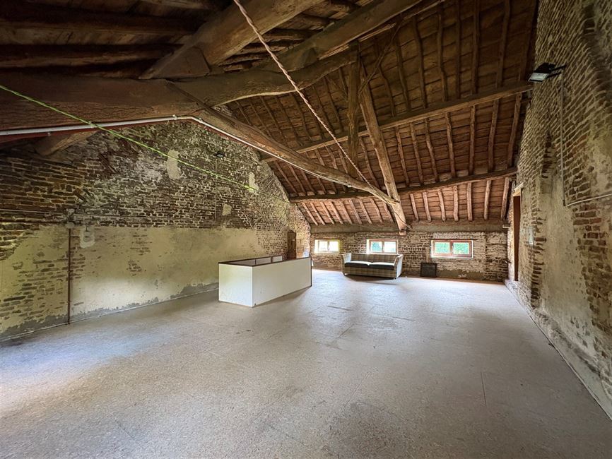 Vaste maison villageoise, idéale famille & co-location !