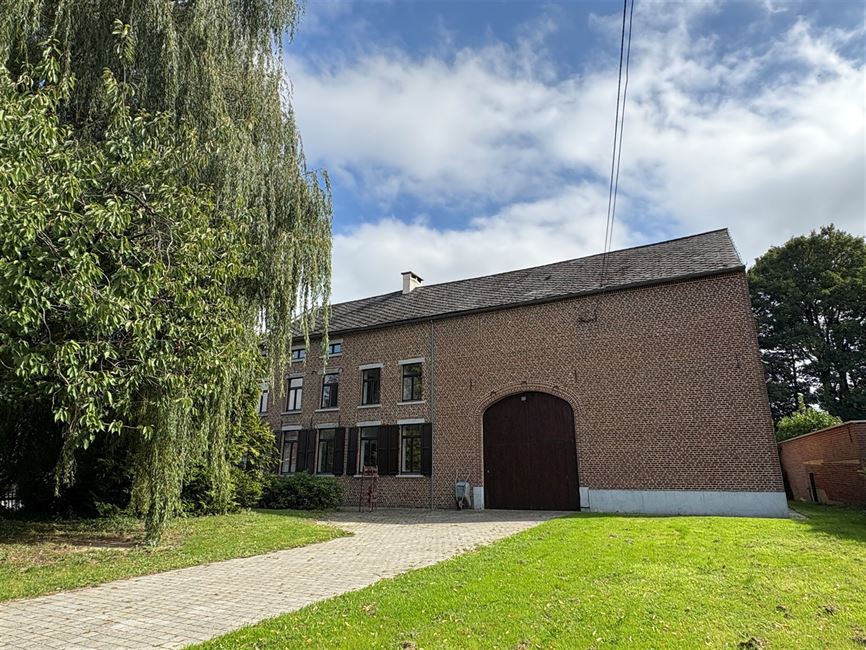 Vaste maison villageoise, idéale famille & co-location !