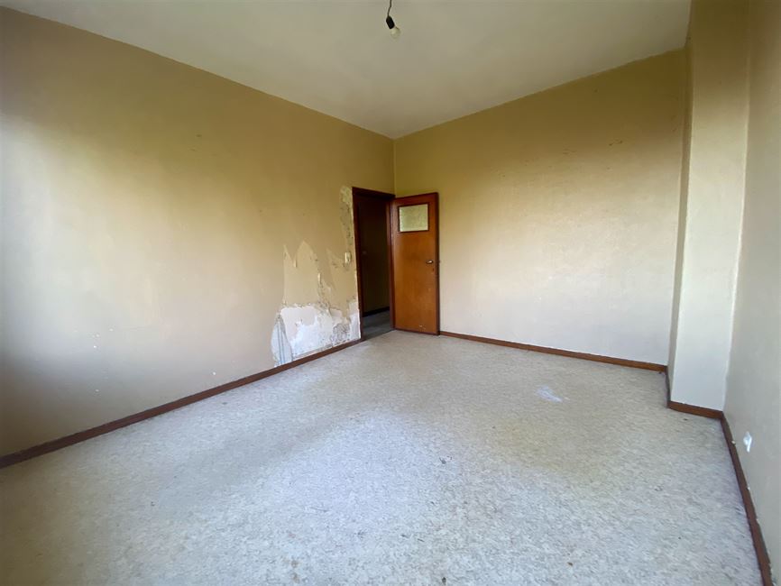 LAEKEN - A RENOVER: APPART 2CH AVEC CACHET- TOP LOCALISATION