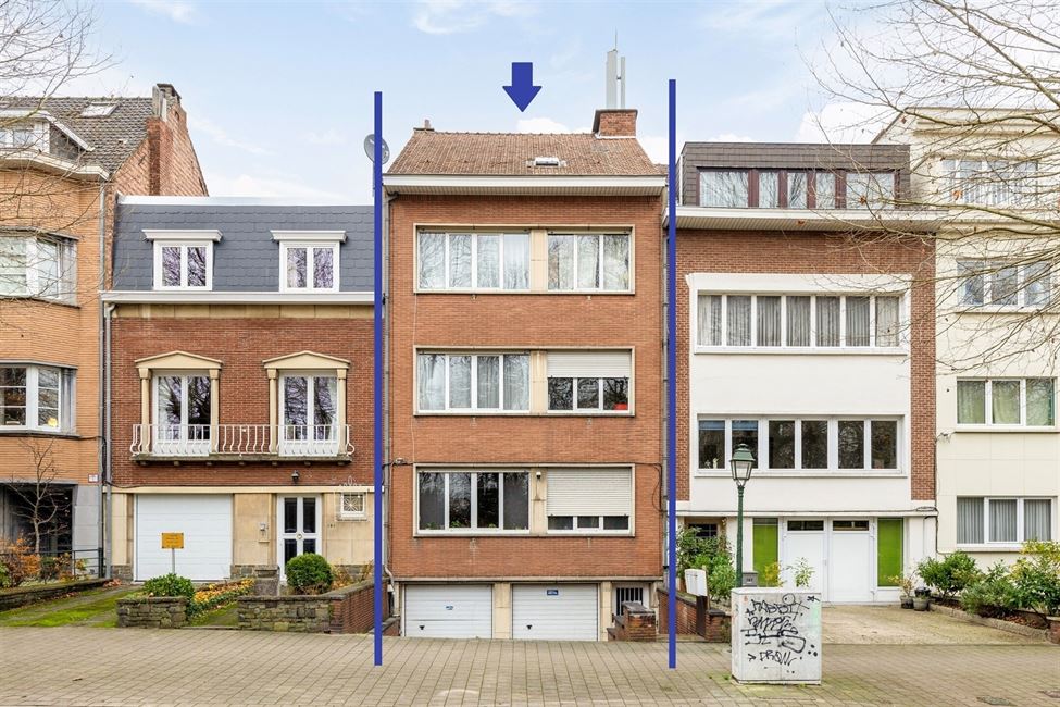 VENDU ! TOO LATE - LAEKEN - A RENOVER: APPART 2CH