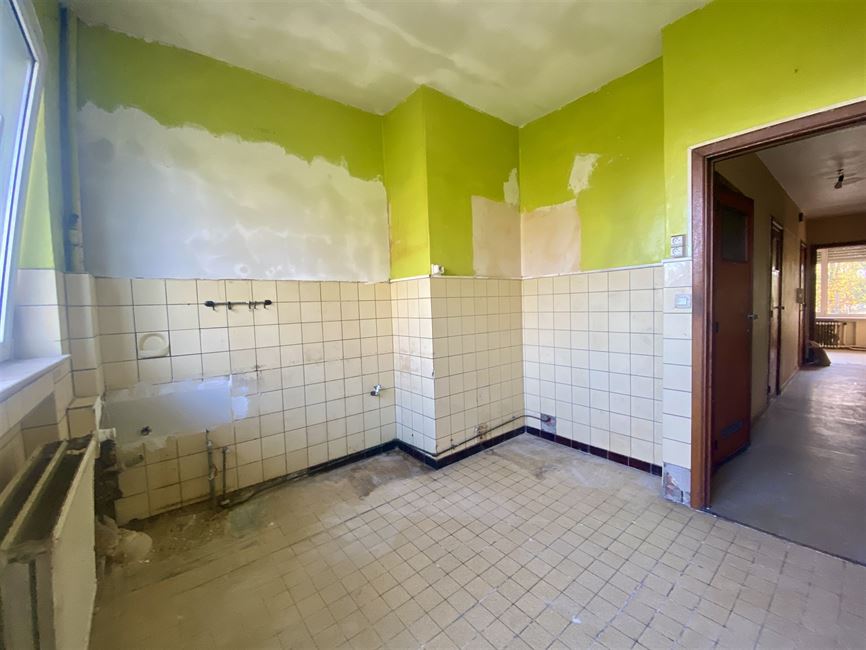 LAEKEN - A RENOVER: APPART 2CH AVEC CACHET- TOP LOCALISATION