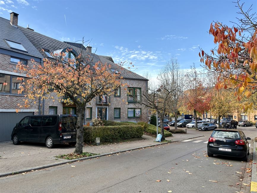 Bel appart 2 ch. à 2 pas du lac, parking int, balcon, cave !