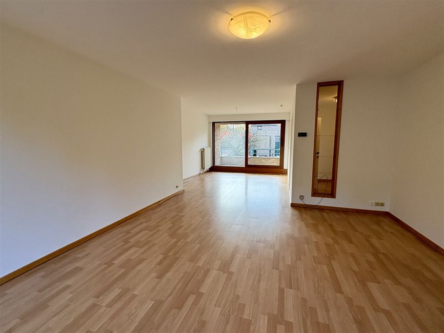 Bel appart 2 ch. à 2 pas du lac, parking int, balcon, cave !