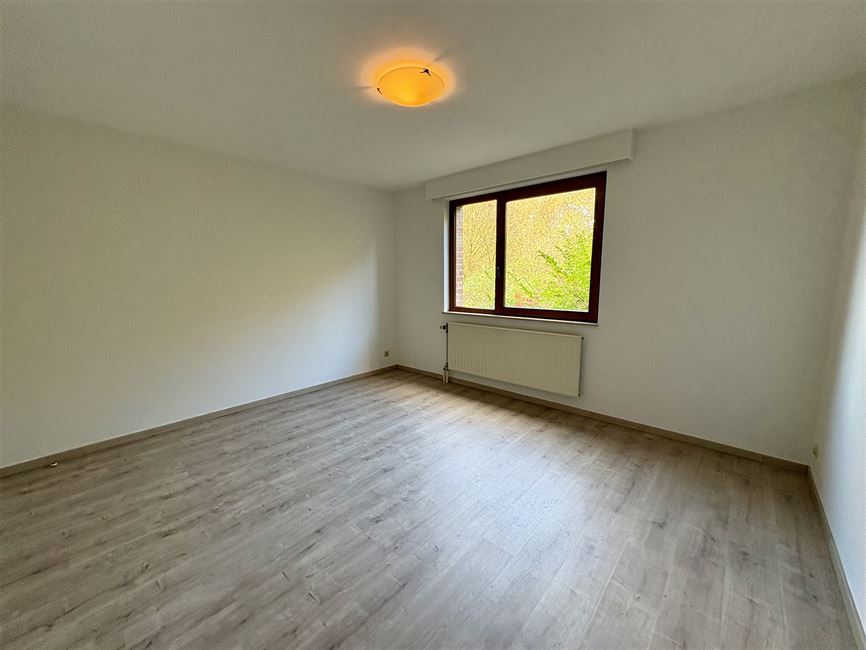 Bel appart 2 ch. à 2 pas du lac, parking int, balcon, cave !