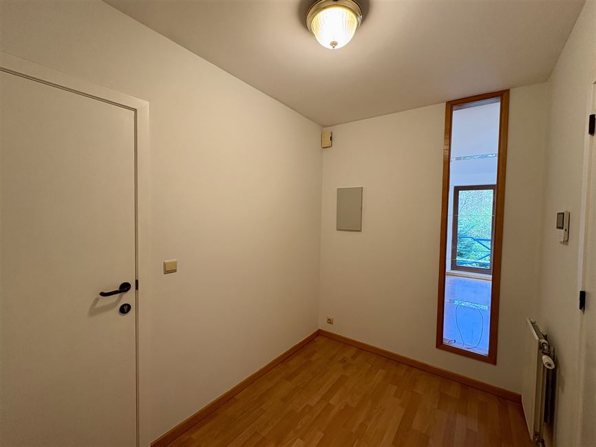 Bel appart 2 ch. à 2 pas du lac, parking int, balcon, cave !