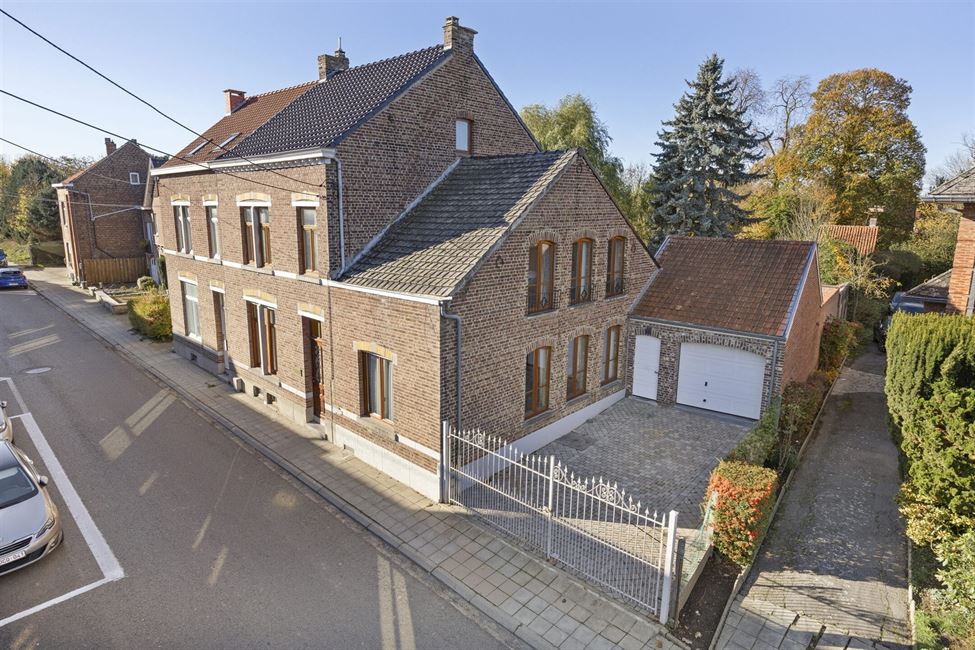 Belle maison bourgeoise avec esp. prof. libérale !