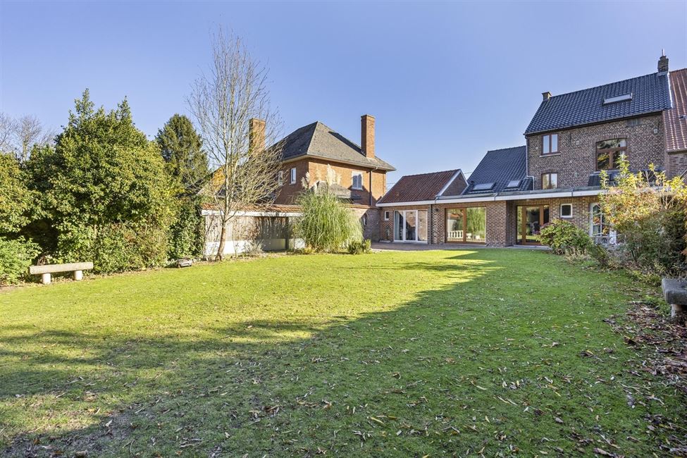 Belle maison bourgeoise, esp. prof. lib. et gd jardin !