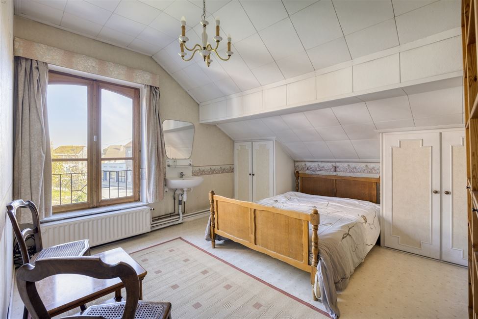 Belle maison bourgeoise, esp. prof. lib. et gd jardin !