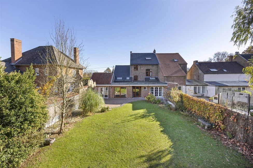 Belle maison bourgeoise, esp. prof. lib. et gd jardin !