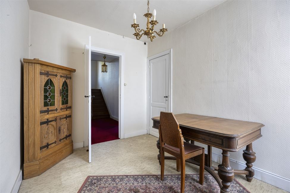 Belle maison bourgeoise, esp. prof. lib. et gd jardin !