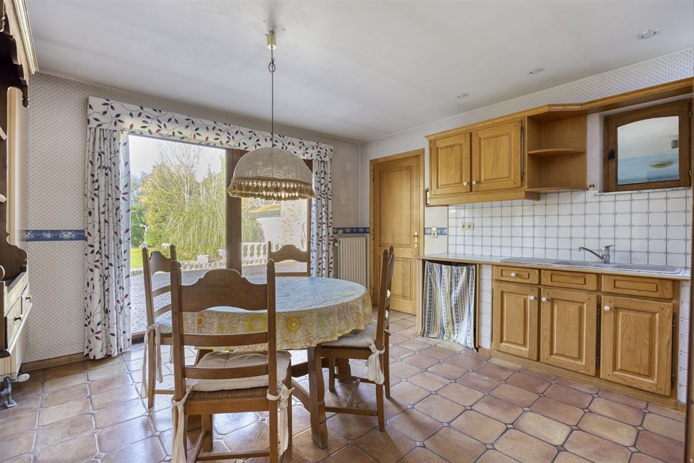 Belle maison bourgeoise, esp. prof. lib. et gd jardin !