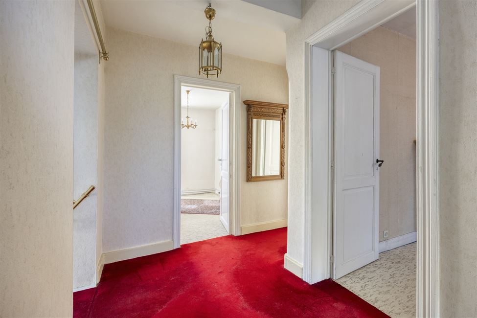 Belle maison bourgeoise, esp. prof. lib. et gd jardin !