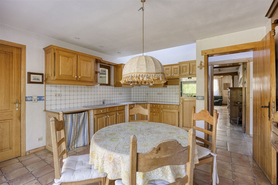 Belle maison bourgeoise, esp. prof. lib. et gd jardin !