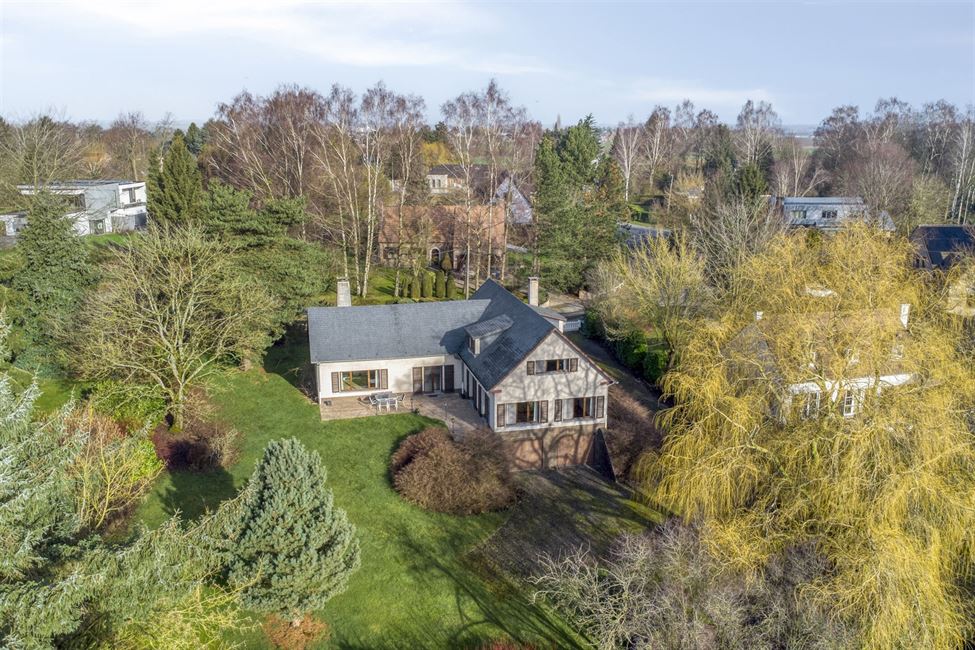 VENDUE! Très belle villa 5CH s/parc. 20,50 ares