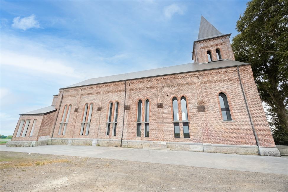 Splendides bureaux ou commerce ds cadre exceptionnel !