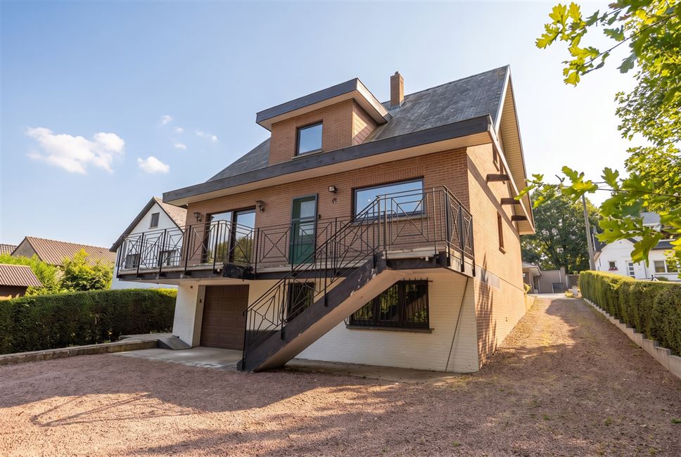 Belle villa à rénover idéalement située !