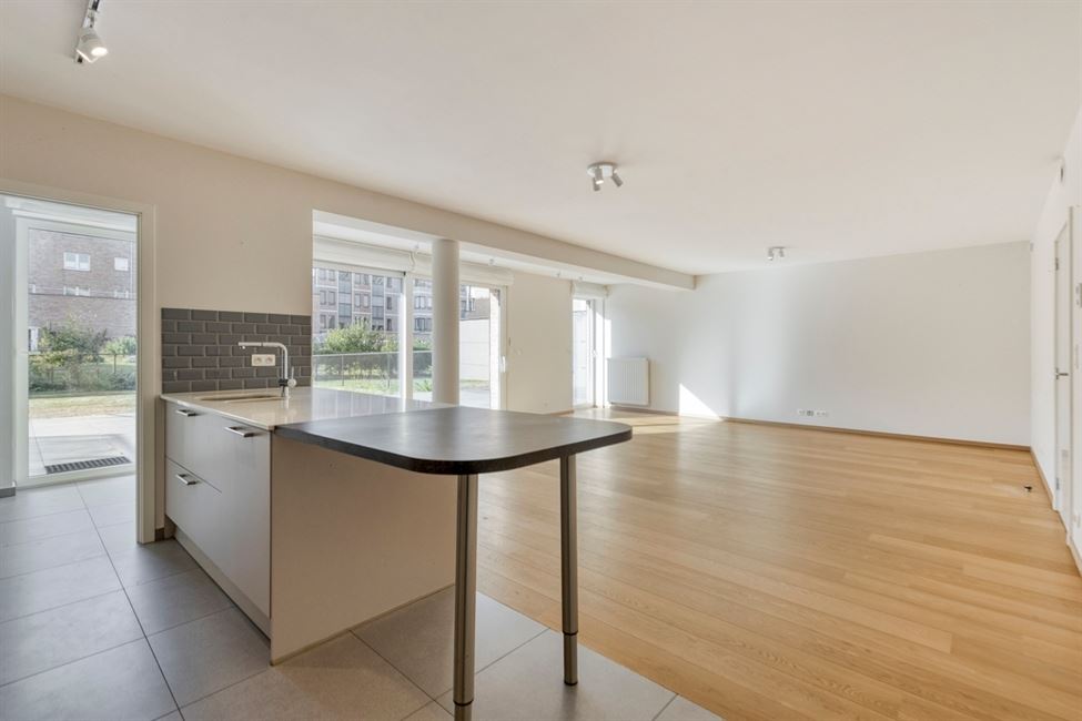 Spendide RDC 2 Ch avec terrasse/jardin/parking.