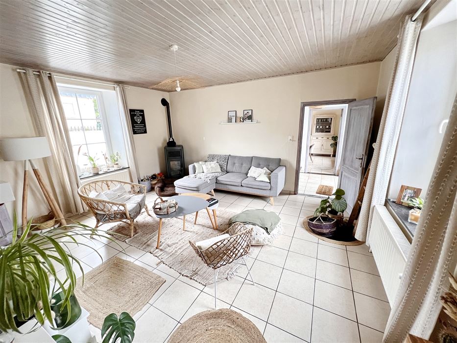 Absil Immobilière : Lumineuse maison en pierre 4 ch